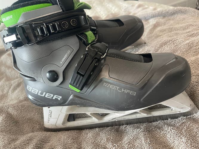 Bauer Konekt Hockey Goalie Skates Regular Width 6.5 (Used)