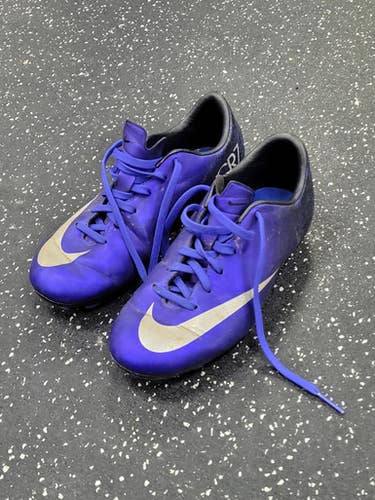 Used Nike CR7 Soccer Cleats Navy Blue Junior 01.5 11849-S000036992