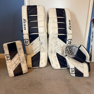 White/Navy Blue 30" Warrior Ritual GT2 Regular Goalie Full Set (Used)