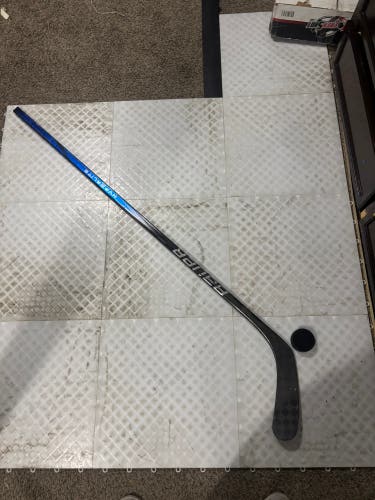 Senior Bauer Custom Right Handed Hockey Stick P92 (Used)