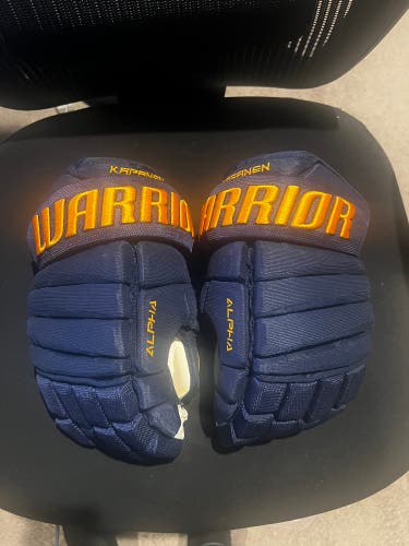 Warrior Alpha DX Pro Stock Gloves 13" - St. Louis Blues Kasperi Kapanen (New)
