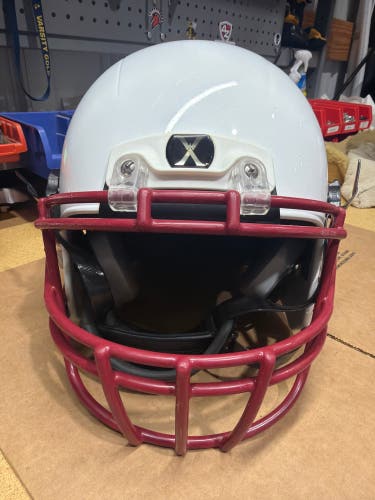 USED XENITH X2E+ ADULT FOOTBALL HELMET - MEDIUM - METALLIC WHITE