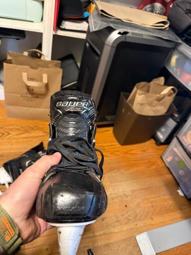 2022 Bauer Supreme Mach Hockey Skates Regular Width 8 (Used)
