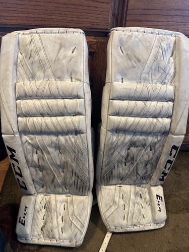 31" 2019 CCM Extreme Flex E4.9 Goalie Leg Pads (Used)