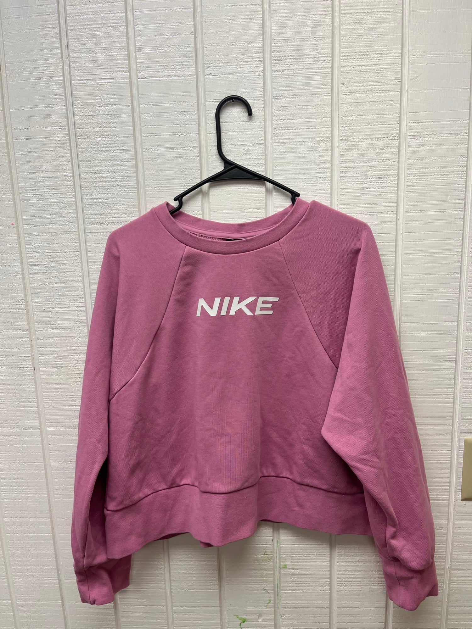 nike crew neck jumper pink