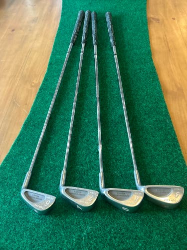 Men's Tour cast Right Handed Iron Set (4 Clubs) #6 - #9 (Used)