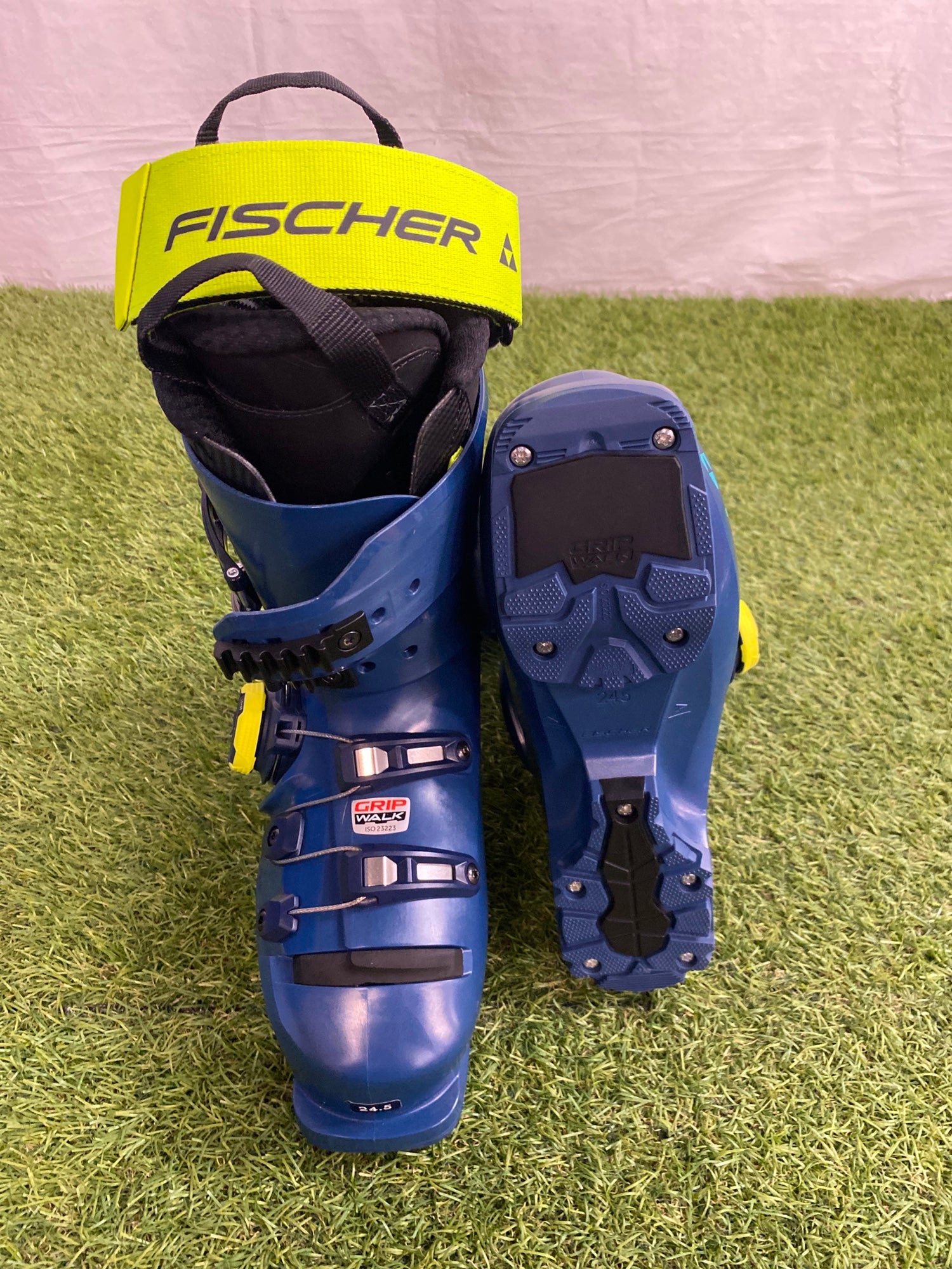 Fischer RC4 Ski Boots | New and Used on SidelineSwap