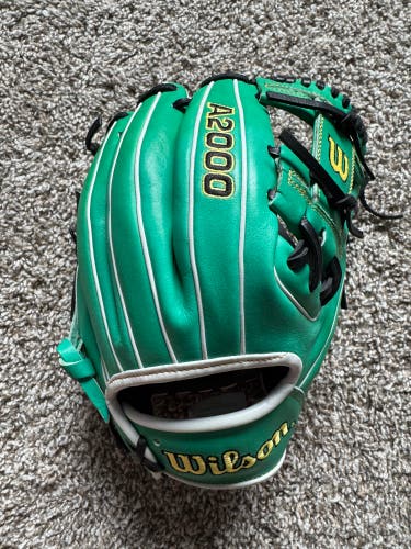 Wilson A2000 RH Infield Baseball Glove 11.5" (Used)