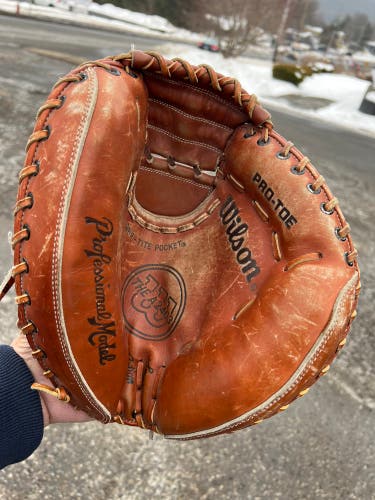 RARE Wilson A2403 RH Catcher's Baseball Glove 33.5" (Used)