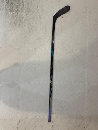 Senior Bauer Nexus Tracer Right Handed Hockey Stick P28 65 Flex