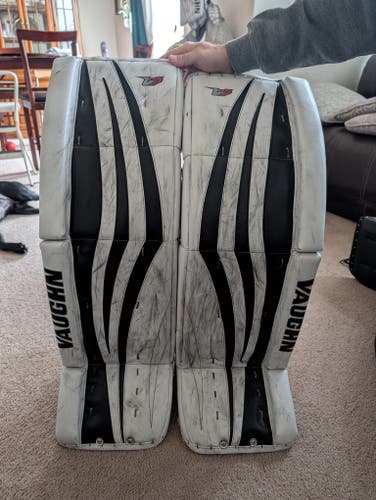 36" Vaughn Velocity V7 Goalie Leg Pads (Used)