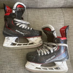 Bauer Vapor 3X Pro Hockey Skates Regular Width Size 2 (Used)