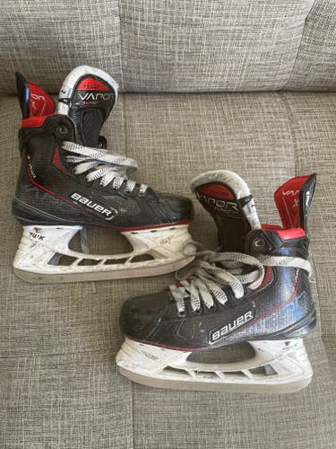 Bauer Vapor 3X Pro Hockey Skates Regular Width Size 2 (Used)