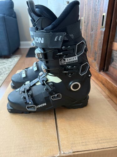 Mondo 25 & 25.5 Women's Salomon Shift Pro 90 Alpine Touring Ski Boots Soft Flex (Used)