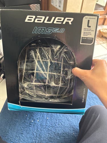 Large Bauer Helmet (New)
