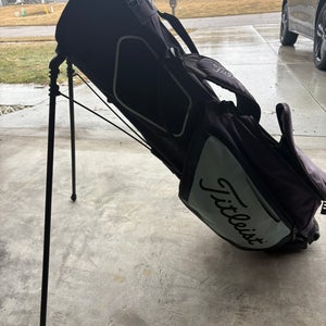 Titleist Players 4 Bag (Used)
