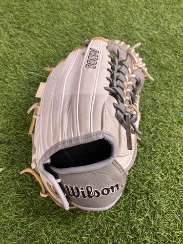 Wilson A1000 RH Softball Glove | 12.5"