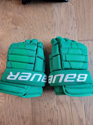 Bauer Toronto St Pats gloves