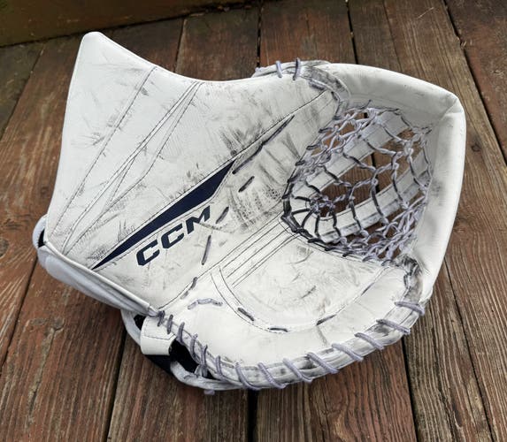 CCM Axis XF Pro catcher Regular Greaves Pro Stock (Used)