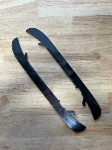 NHL Pro Stock Game Used Bauer FLY-TI 272mm Dallas Stars Skate Blades / Runners