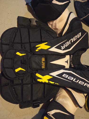 XL Bauer Elite Goalie Chest Protector (Used)