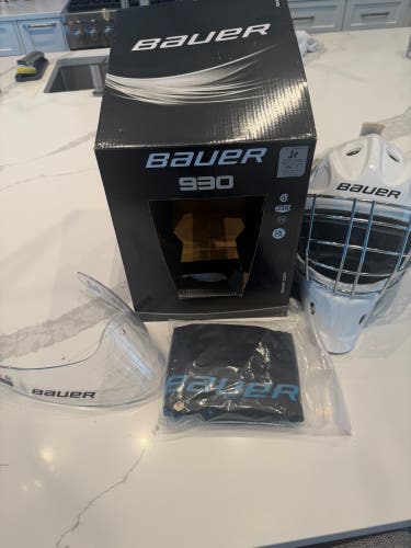 Junior Small Bauer 930 Goalie Mask (Used)