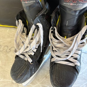 2023 Bauer Vapor Hyperlite 2 Hockey Skates Size 4.5 (Used)