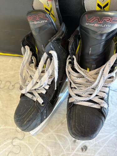 2023 Bauer Vapor Hyperlite 2 Hockey Skates Size 4.5 (Used)