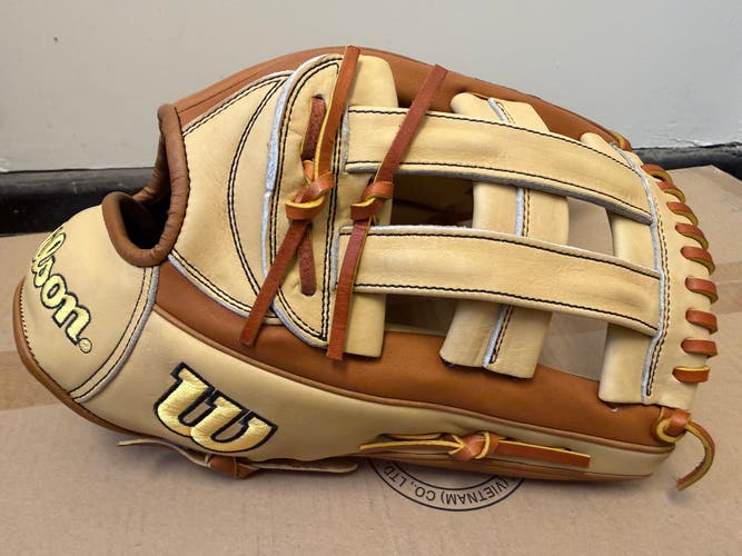 2026 Wilson A2000 RH Outfield Baseball Glove 12.75" (New)