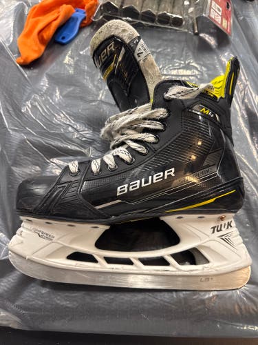 2022 Bauer Supreme M4 Hockey Skates Extra Wide Width 7.5 (Used)