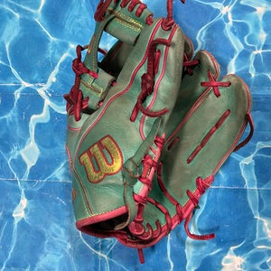 Wilson A2000 RH Infield Baseball Glove 11.5" (Used)