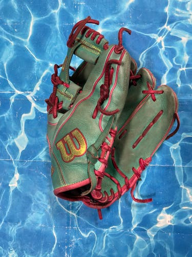 Wilson A2000 RH Infield Baseball Glove 11.5" (Used)