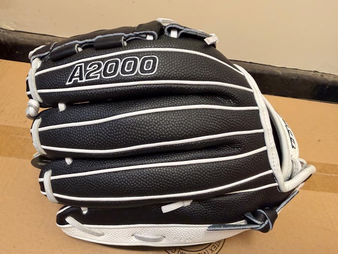 2026 Wilson A2000 FP Classic P12  RH Softball Glove 12" (New)