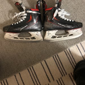 Black 2021 Bauer Vapor 3X Pro Hockey Skates Regular Width Size 5.5 (Used)