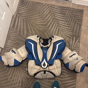 Large/Extra Large Vaughn Velocity V6 Goalie Chest Protector (Used)