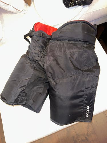 Men's Senior XL CCM HP45X Hockey Pants Pro Stock (Used)