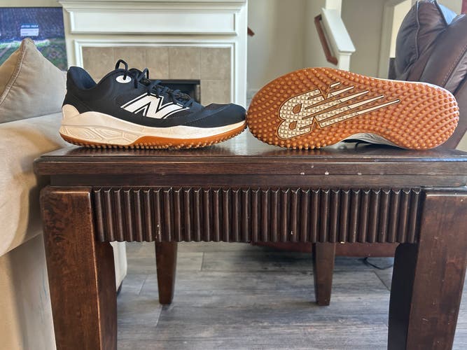 Black Men's Size M 9.0 (W 10.0) New Balance Low Top Turf Cleats (Used)