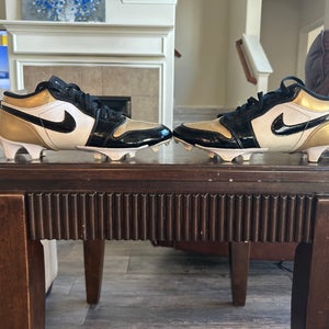 Men's Size M 9.5 (W 10.5) Nike Low Top (Used)