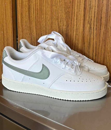 Nike Trainers White Unisex Size M 11.5 Used Comfortable