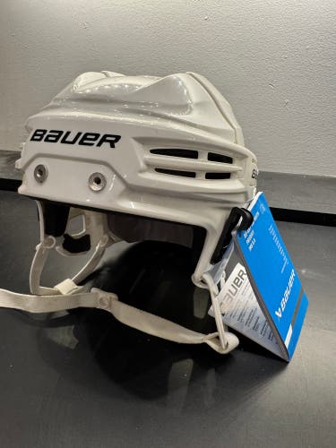 Medium Bauer Helmet (New)
