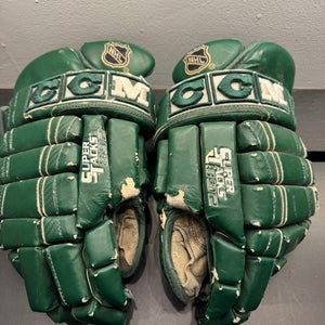CCM HGPJSPP Gloves 14" Pro Stock (Used)