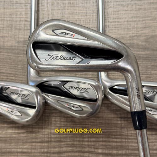 Titleist 718 AP1 Iron Set 4-PW / Dynamic Gold Steel, Stiff (94)