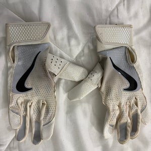Small Nike Youth Batting Gloves (Used)