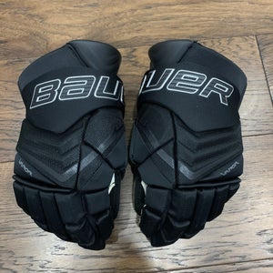 LIKE NEW Bauer Vapor Flylite Gloves 14" (Used)