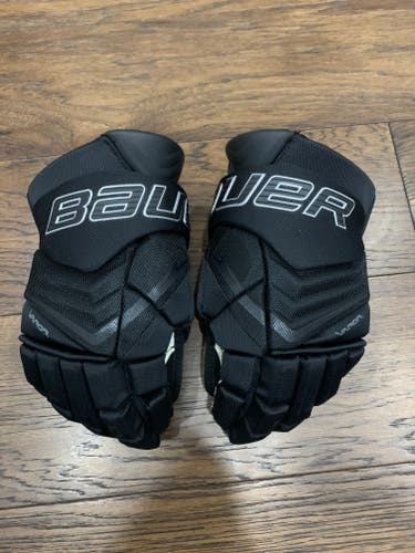 LIKE NEW Bauer Vapor Flylite Gloves 14" (Used)