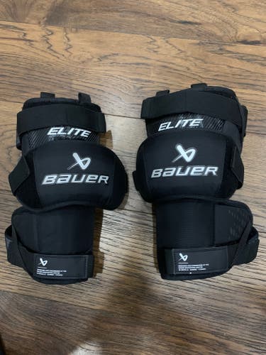 LIKE NEW  Bauer Elite Senior Knee Pads - (2021)