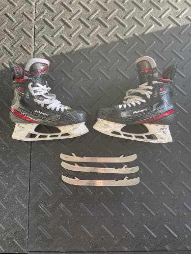 Senior size 9 Bauer Vapor 2X ice Hockey Skates, Regular Width (9D)