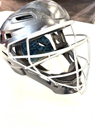 Used Easton 7 1/8 - 7 1/2 Catchers Helmet w/Mask Black One Size 11860-S000304830