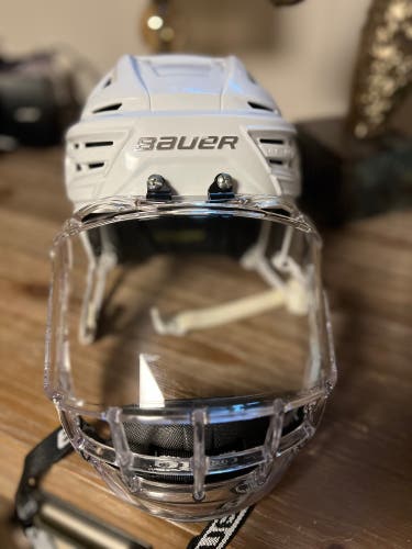 Medium Bauer Re-Akt 150 Helmet (Used)