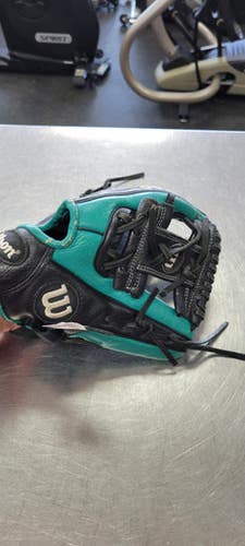 Used Wilson A500 BB/SB Glove RH Throw Black 11 1/2" 11497-S000155692